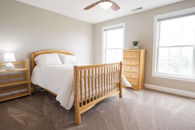 9 Shoreline Drive, Hudson, NH 03051