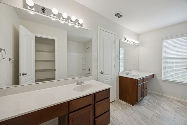 212 Silver Spur Drive, Waxahachie, TX 75165