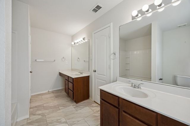 212 Silver Spur Drive, Waxahachie, TX 75165