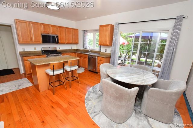 6240 Moonstone Court, Grand Blanc, MI 48439