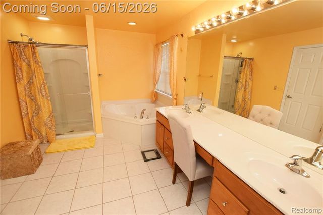 6240 Moonstone Court, Grand Blanc, MI 48439