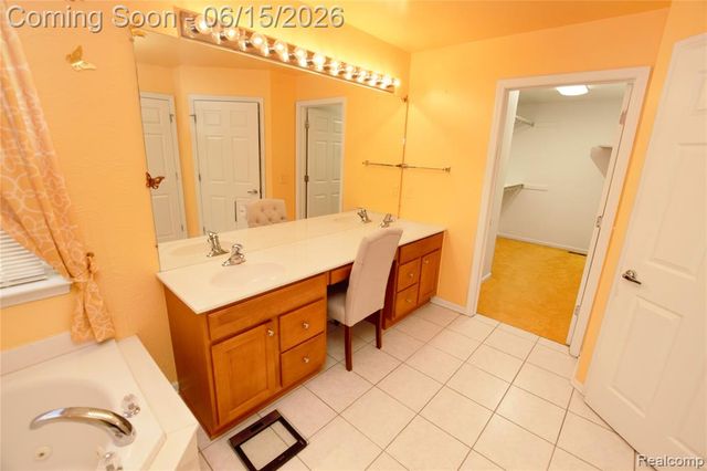 6240 Moonstone Court, Grand Blanc, MI 48439