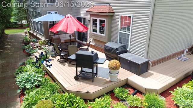 6240 Moonstone Court, Grand Blanc, MI 48439