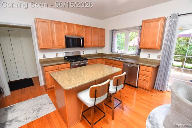 6240 Moonstone Court, Grand Blanc, MI 48439