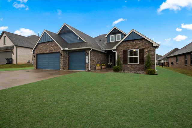 3014 N Briarwood Avenue, Catoosa, OK 74015