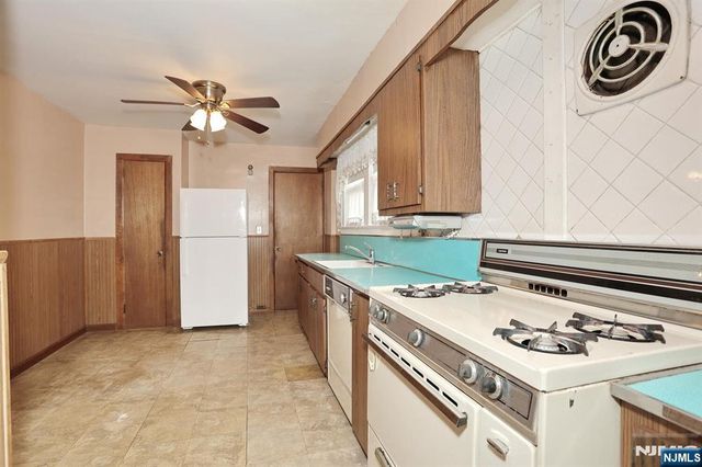 135 Linden Avenue, Dumont, NJ 07628