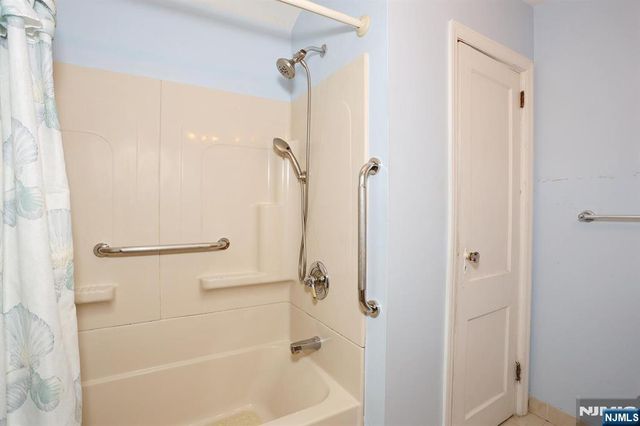 135 Linden Avenue, Dumont, NJ 07628