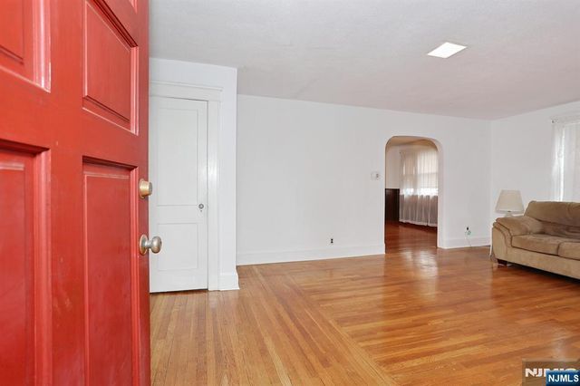 135 Linden Avenue, Dumont, NJ 07628