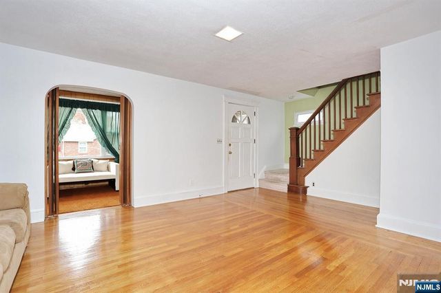 135 Linden Avenue, Dumont, NJ 07628