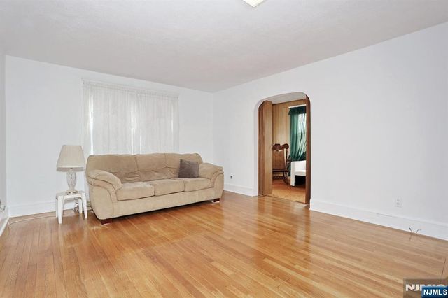 135 Linden Avenue, Dumont, NJ 07628