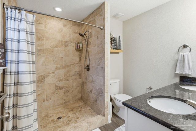 515 Evening Falls Dr, Pensacola, FL 32534