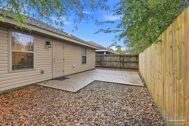 515 Evening Falls Dr, Pensacola, FL 32534