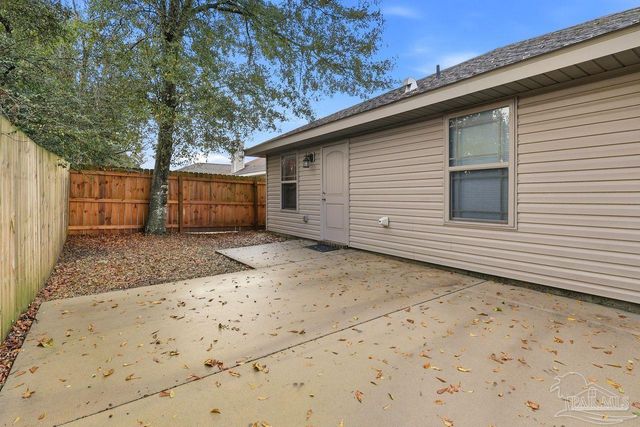 515 Evening Falls Dr, Pensacola, FL 32534