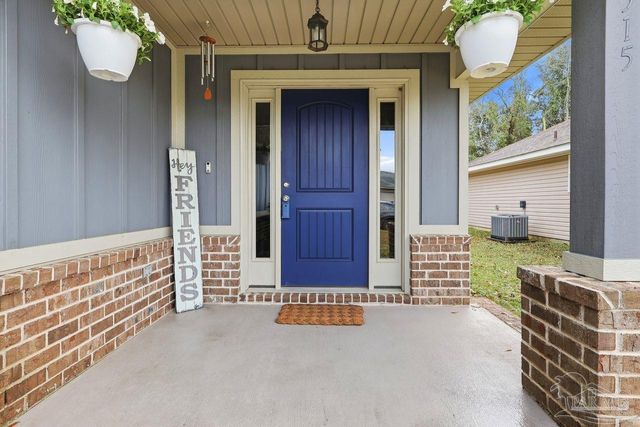 515 Evening Falls Dr, Pensacola, FL 32534