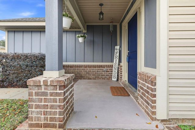 515 Evening Falls Dr, Pensacola, FL 32534