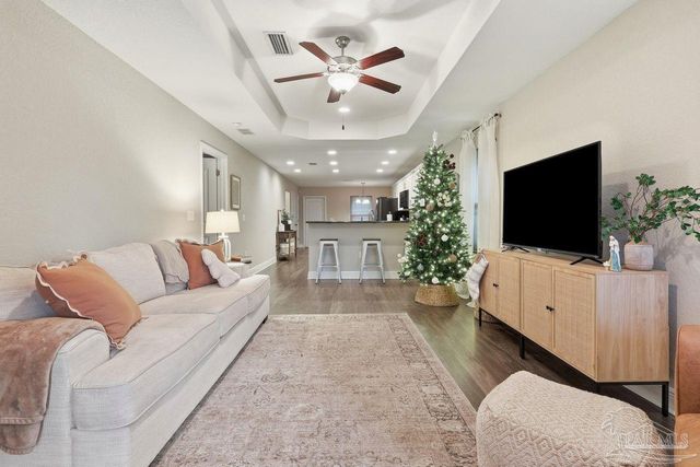 515 Evening Falls Dr, Pensacola, FL 32534