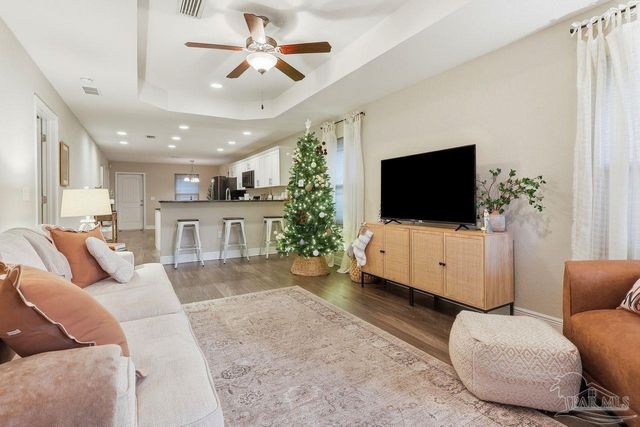 515 Evening Falls Dr, Pensacola, FL 32534