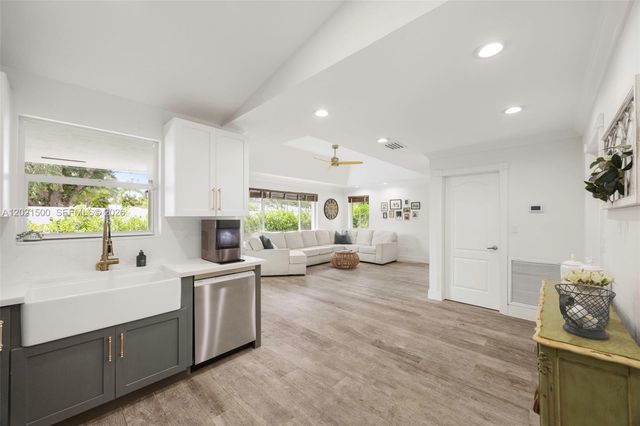 7400 SW 170th Ter, Palmetto Bay, FL 33157
