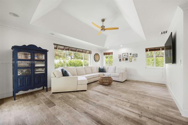 7400 SW 170th Ter, Palmetto Bay, FL 33157
