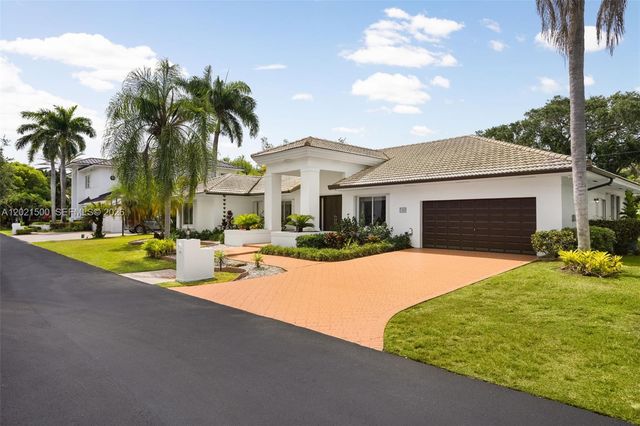 7400 SW 170th Ter, Palmetto Bay, FL 33157