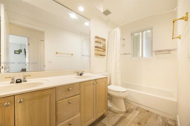 7400 SW 170th Ter, Palmetto Bay, FL 33157