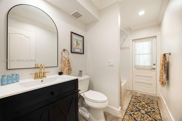 7400 SW 170th Ter, Palmetto Bay, FL 33157