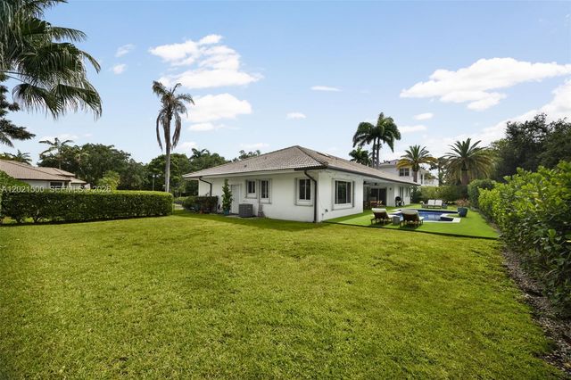 7400 SW 170th Ter, Palmetto Bay, FL 33157