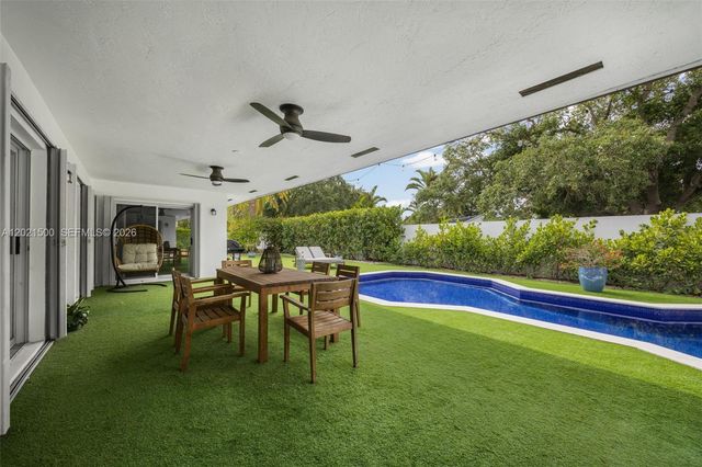 7400 SW 170th Ter, Palmetto Bay, FL 33157