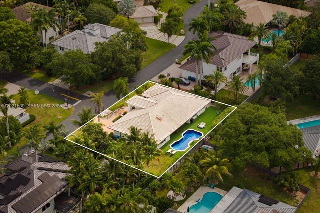 7400 SW 170th Ter, Palmetto Bay, FL 33157