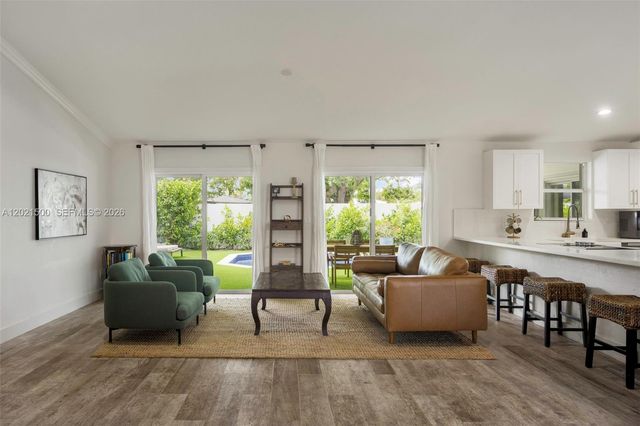 7400 SW 170th Ter, Palmetto Bay, FL 33157