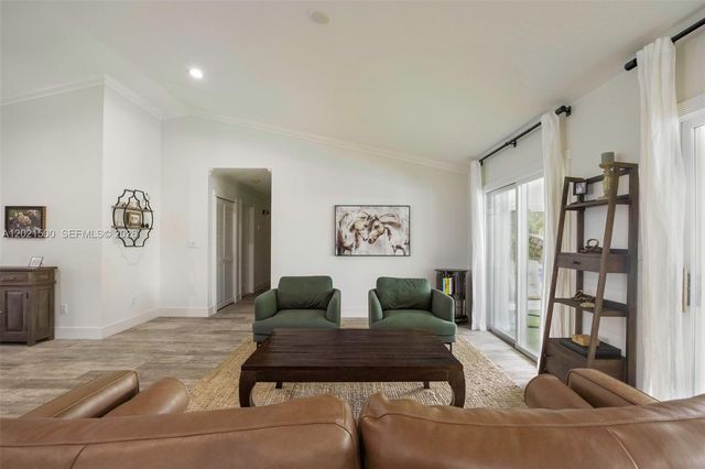 7400 SW 170th Ter, Palmetto Bay, FL 33157