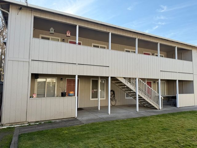 517 Western Avenue 17-20, Medford, OR 97501