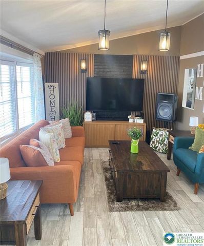 8755 Breinig Run Circle, Upper Macungie Twp, PA 18031