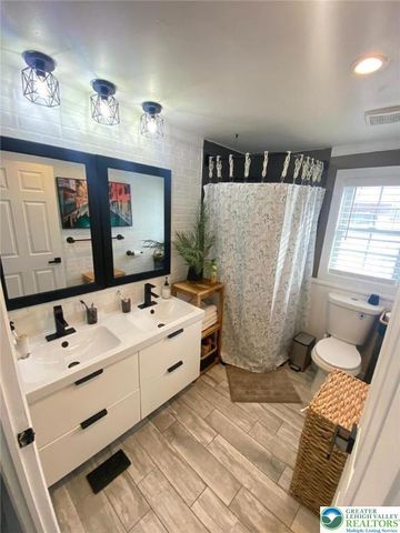 8755 Breinig Run Circle, Upper Macungie Twp, PA 18031