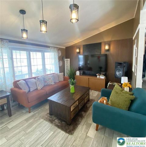 8755 Breinig Run Circle, Upper Macungie Twp, PA 18031