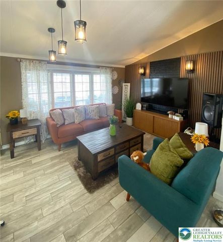 8755 Breinig Run Circle, Upper Macungie Twp, PA 18031