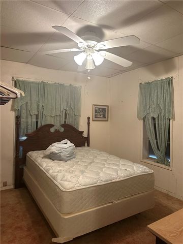 135 Allende St, Taft, TX 78390