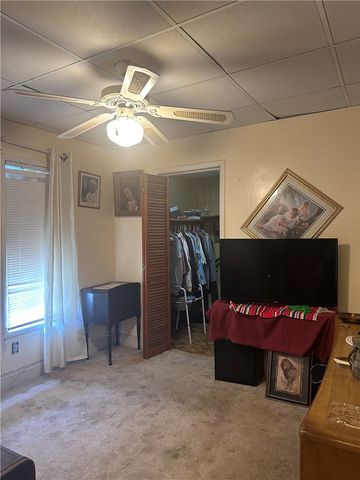 135 Allende St, Taft, TX 78390