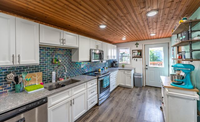 20 ESHBACH LN, Bechtelsville, PA 19505