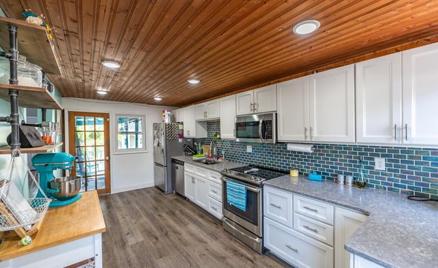 20 ESHBACH LN, Bechtelsville, PA 19505