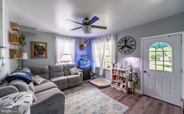 20 ESHBACH LN, Bechtelsville, PA 19505
