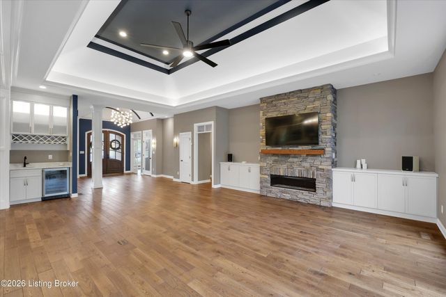 13100 Dove Point Pl, Louisville, KY 40299