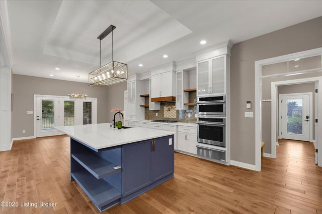 13100 Dove Point Pl, Louisville, KY 40299