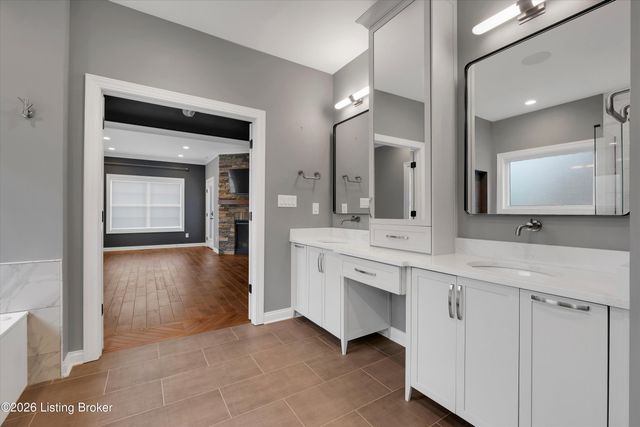 13100 Dove Point Pl, Louisville, KY 40299