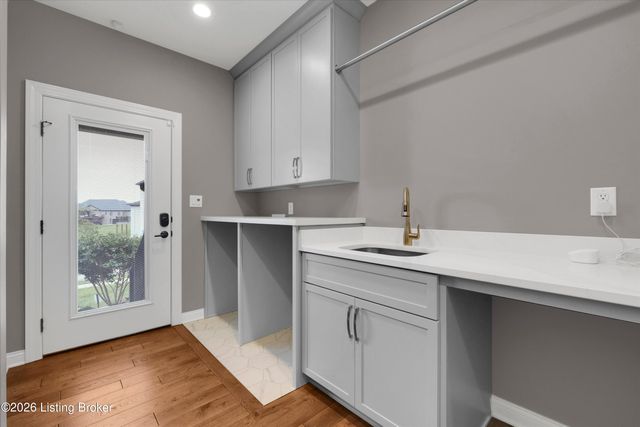 13100 Dove Point Pl, Louisville, KY 40299