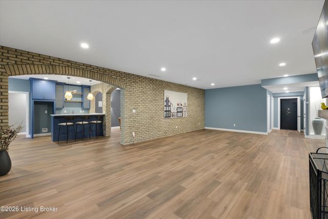 13100 Dove Point Pl, Louisville, KY 40299