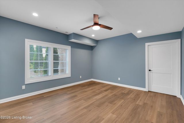 13100 Dove Point Pl, Louisville, KY 40299