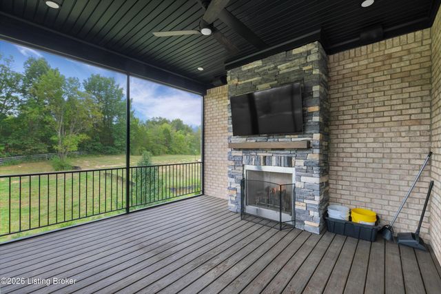 13100 Dove Point Pl, Louisville, KY 40299