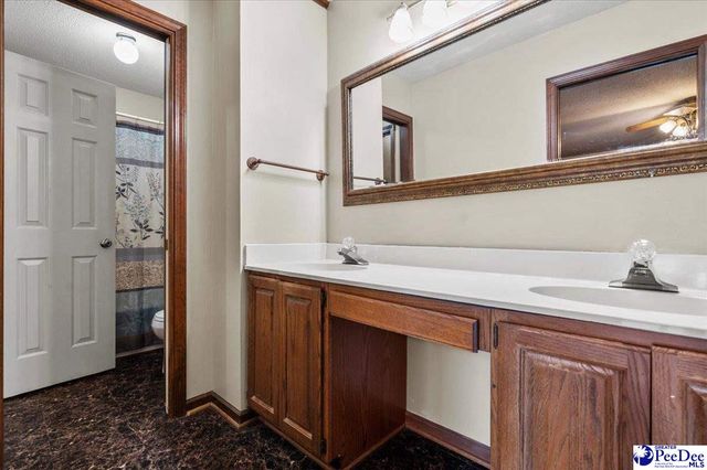 1811 Meadow Green, Florence, SC 29501