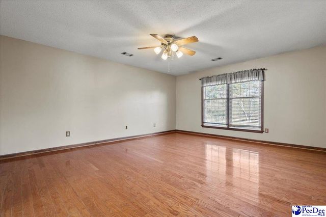 1811 Meadow Green, Florence, SC 29501